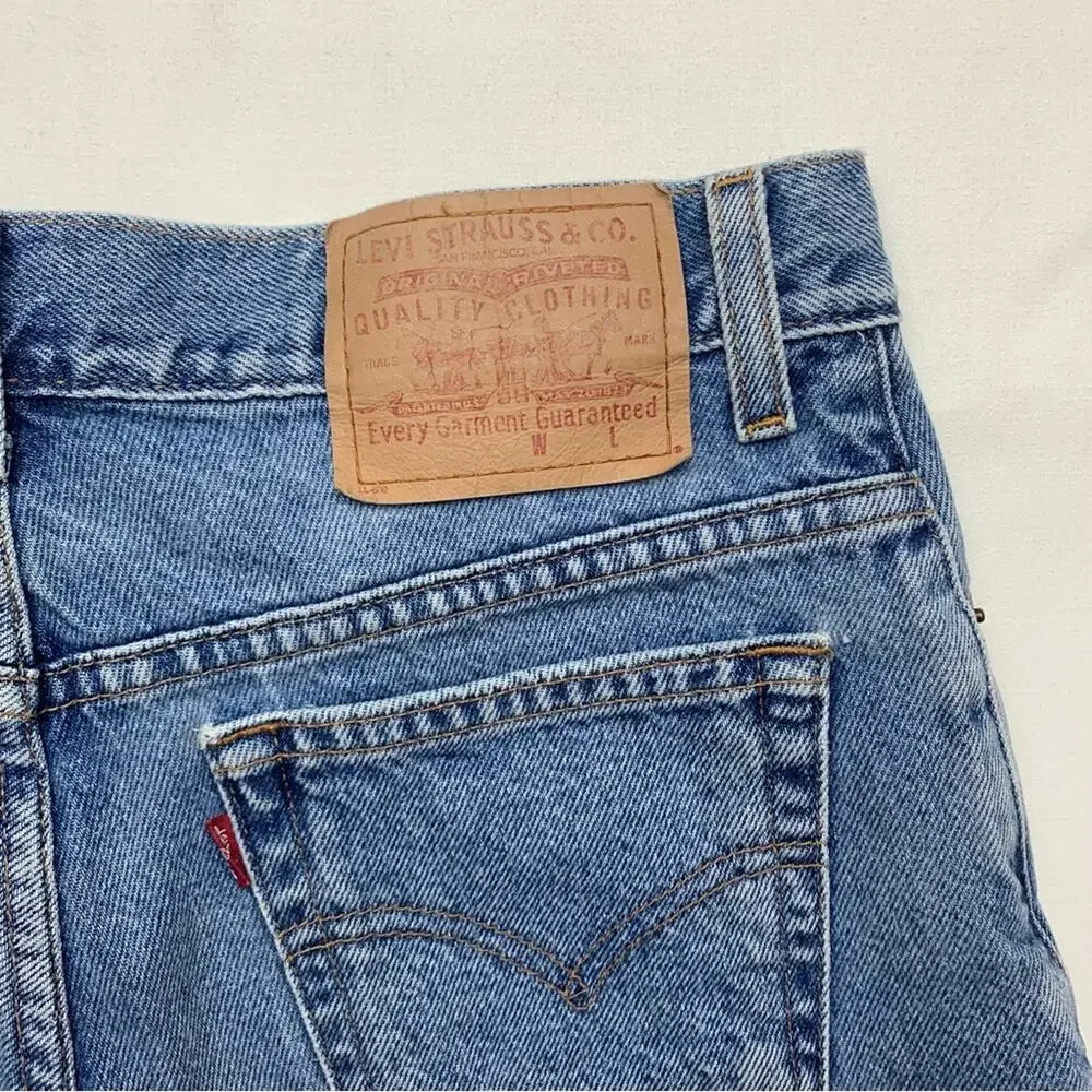 Levi's y2k denim size 9 Jr 29 Classic Blue Jean Shorts for Women high